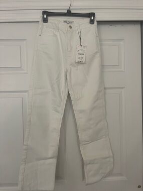 Women’s White Straight-Leg Jeans